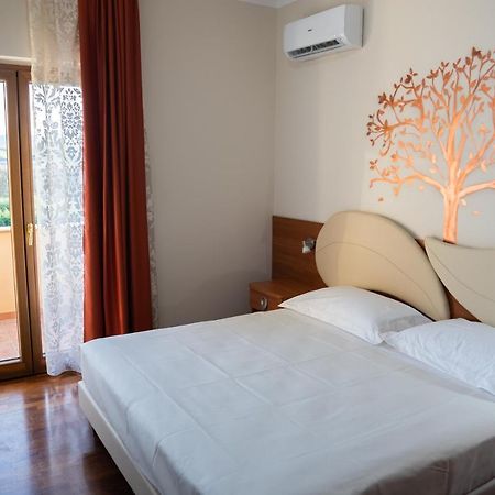 Bb Domus Catanzaro Bed & Breakfast ภายนอก รูปภาพ